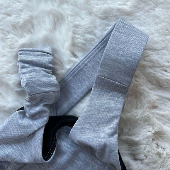 Lululemon Cross Back Sleeveless Workout Bra Tank Top Light Gray Black size 8 - Picture 11 of 12